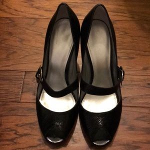 Enzo Angiolini Black Patent leather pumps 10M